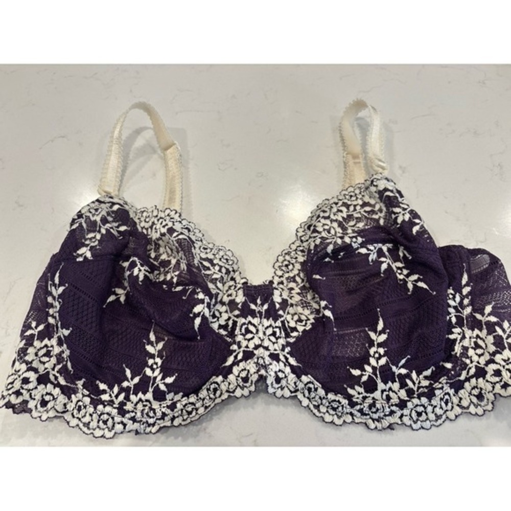 Wacoal‎ Embrace Lace Underwired Bra In Purple 65191